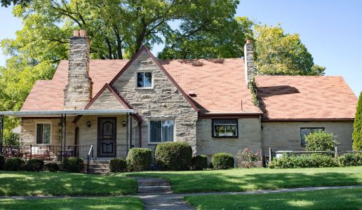 Limestone House Washing in Austin: How to Remove Algae Without Etching